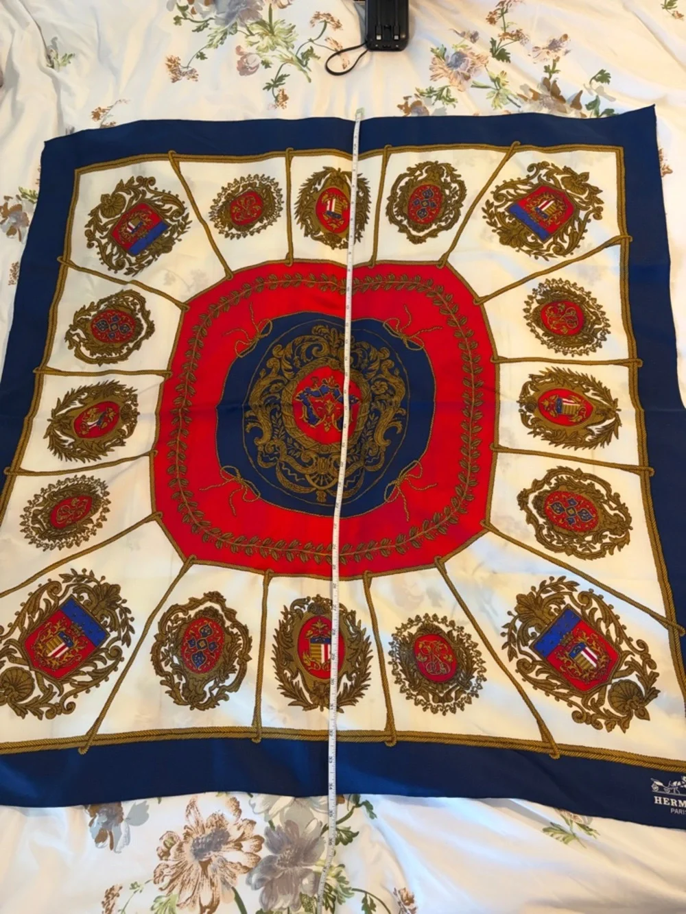🇫🇷Hermès Carré 90 Les Armes de Paris Silk Scarf 34” Vintage Multi ❤️